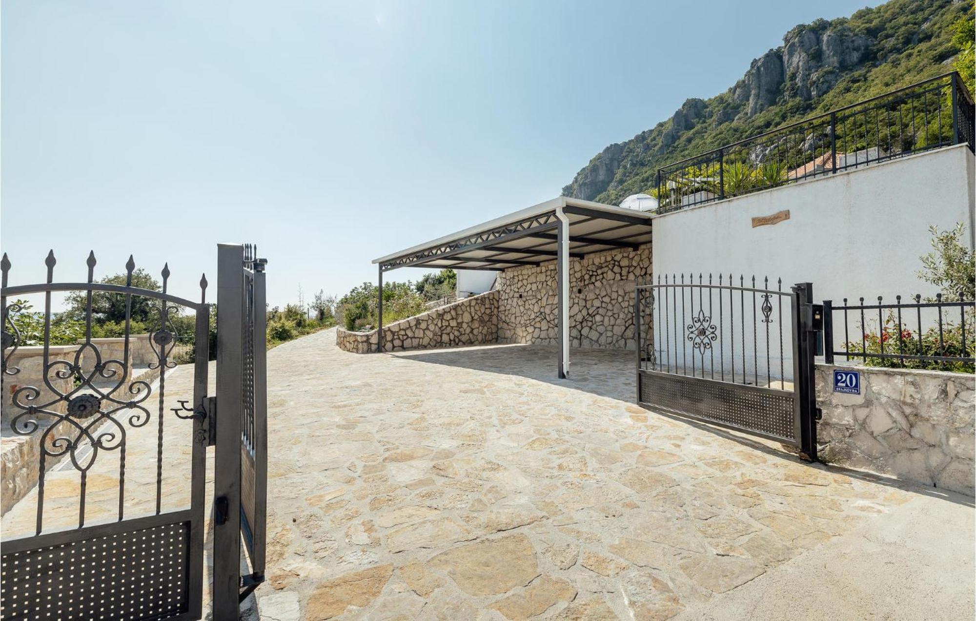 Amazing Home In Herceg Novi With House Sea View Exteriör bild