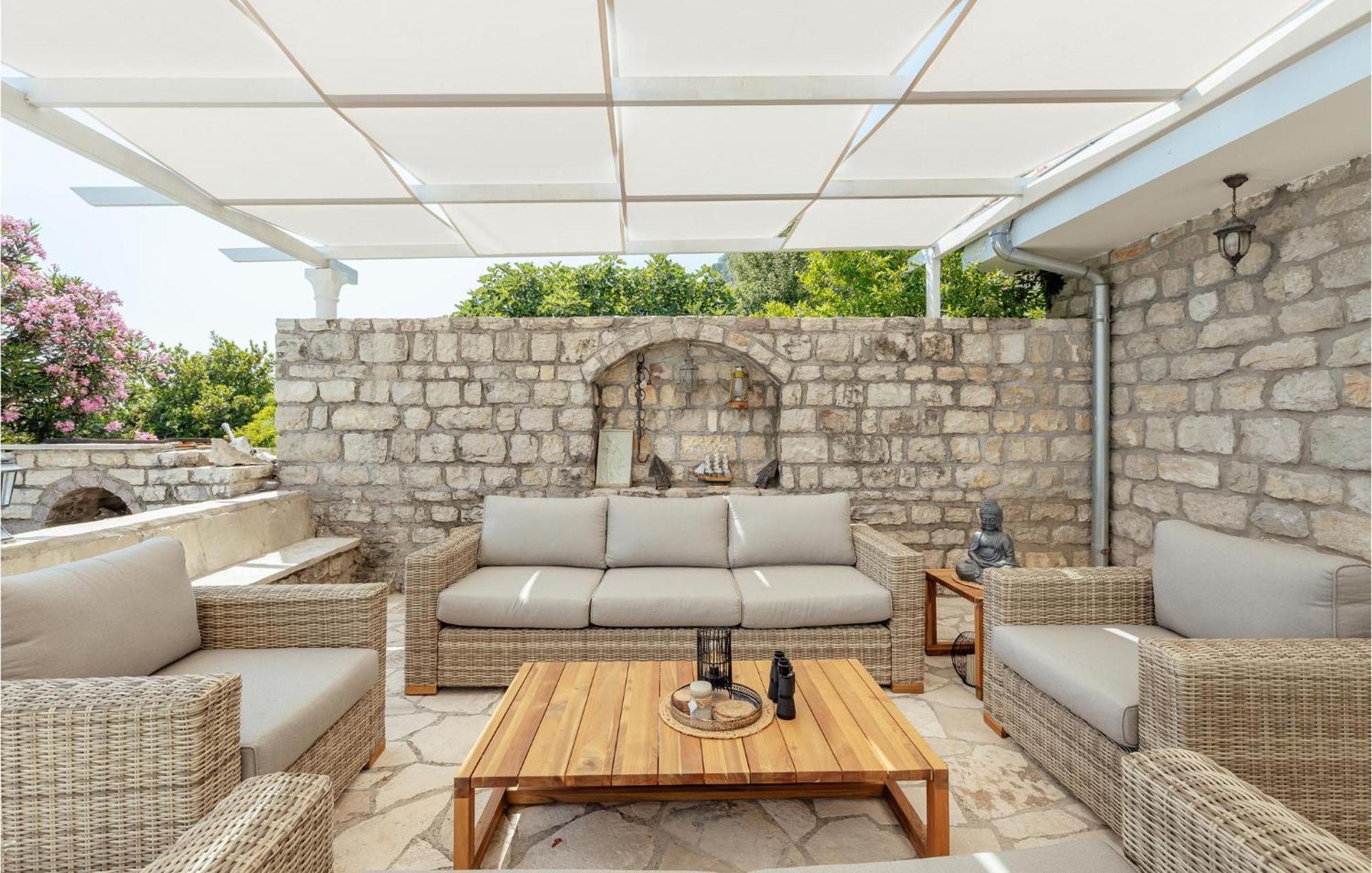 Amazing Home In Herceg Novi With House Sea View Exteriör bild