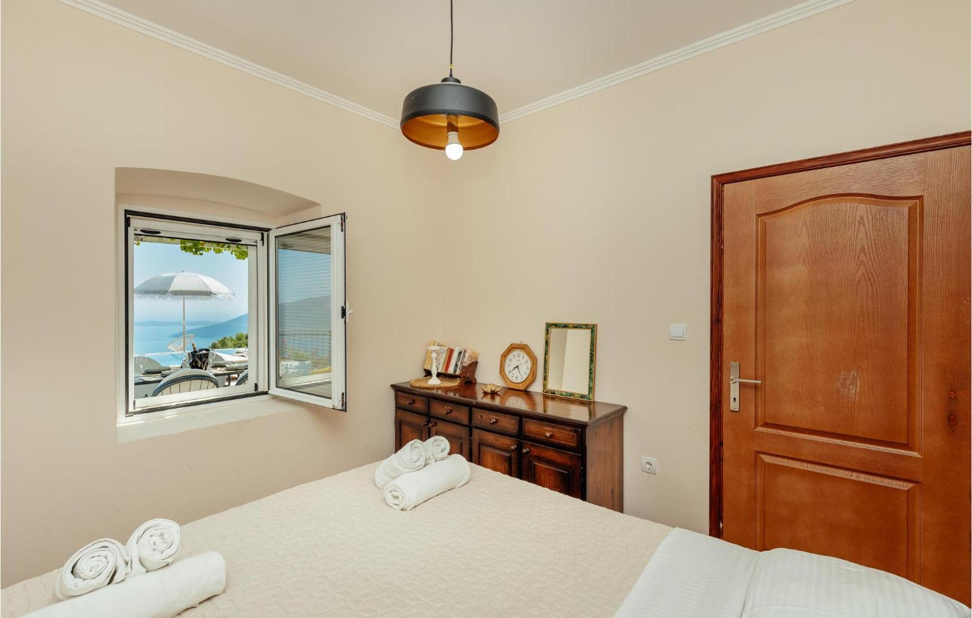 Amazing Home In Herceg Novi With House Sea View Exteriör bild